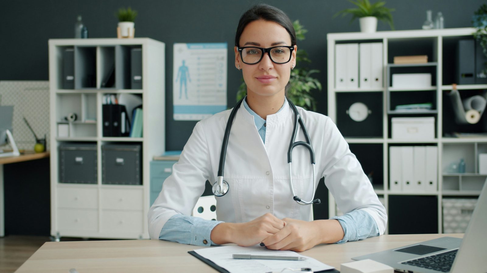 Best Gynecologists in Bahawalpur 2026 – Lady Doctors, Fees & Clinic Address